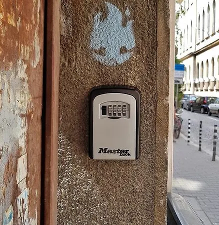 شقة 11 *